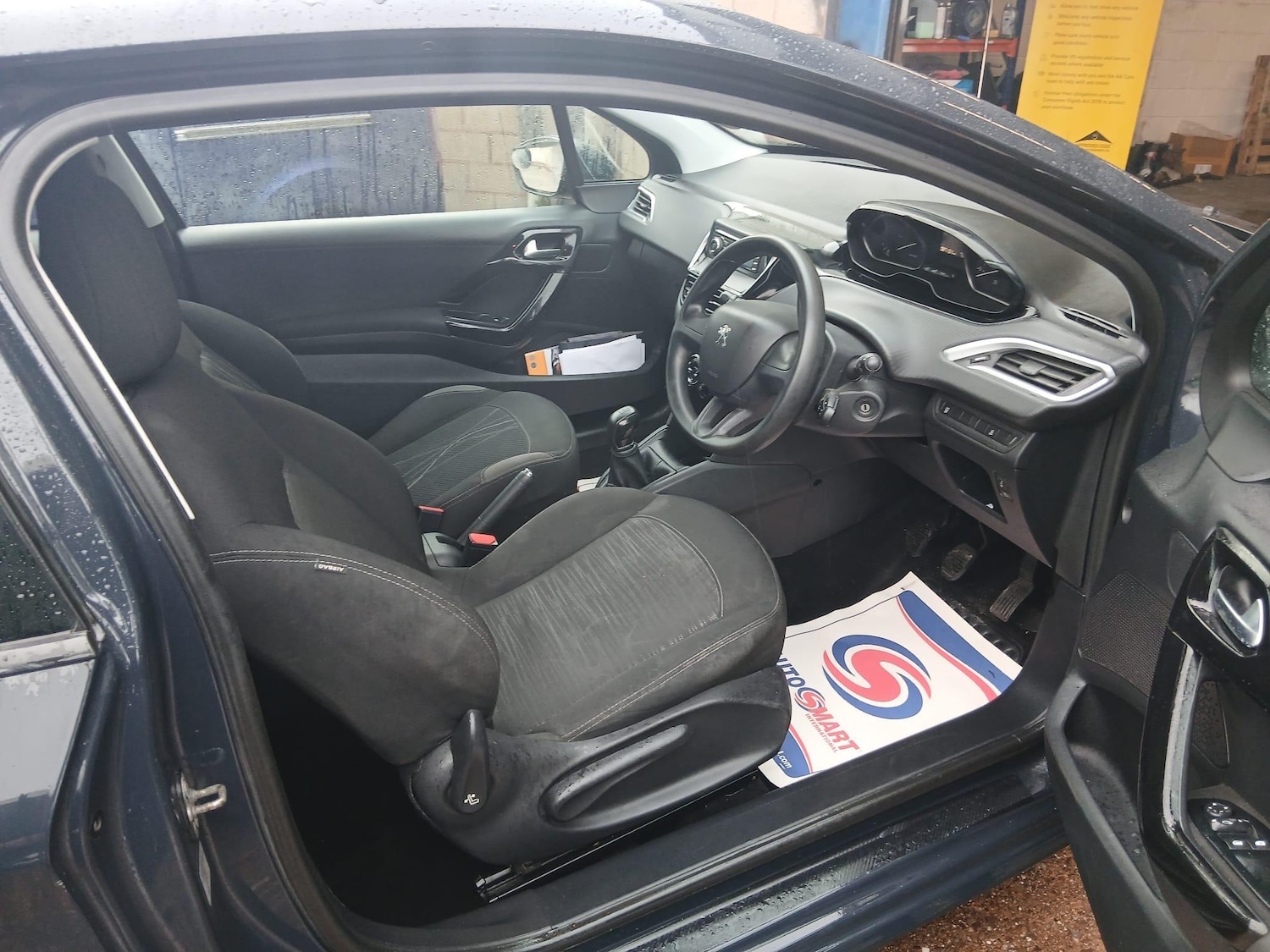 Used Peugeot 208 2017 for sale - 77396350: Photo 13