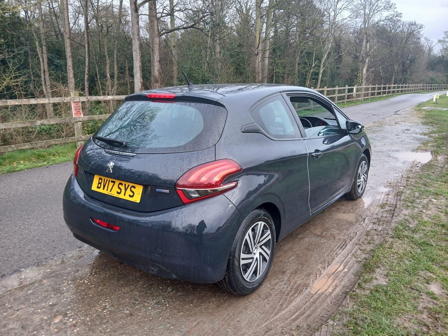 Used Peugeot 208 2017 for sale - 77396350: Photo 2