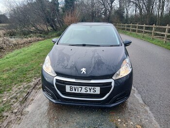 Used Peugeot 208 2017 for sale - 77396350: Photo