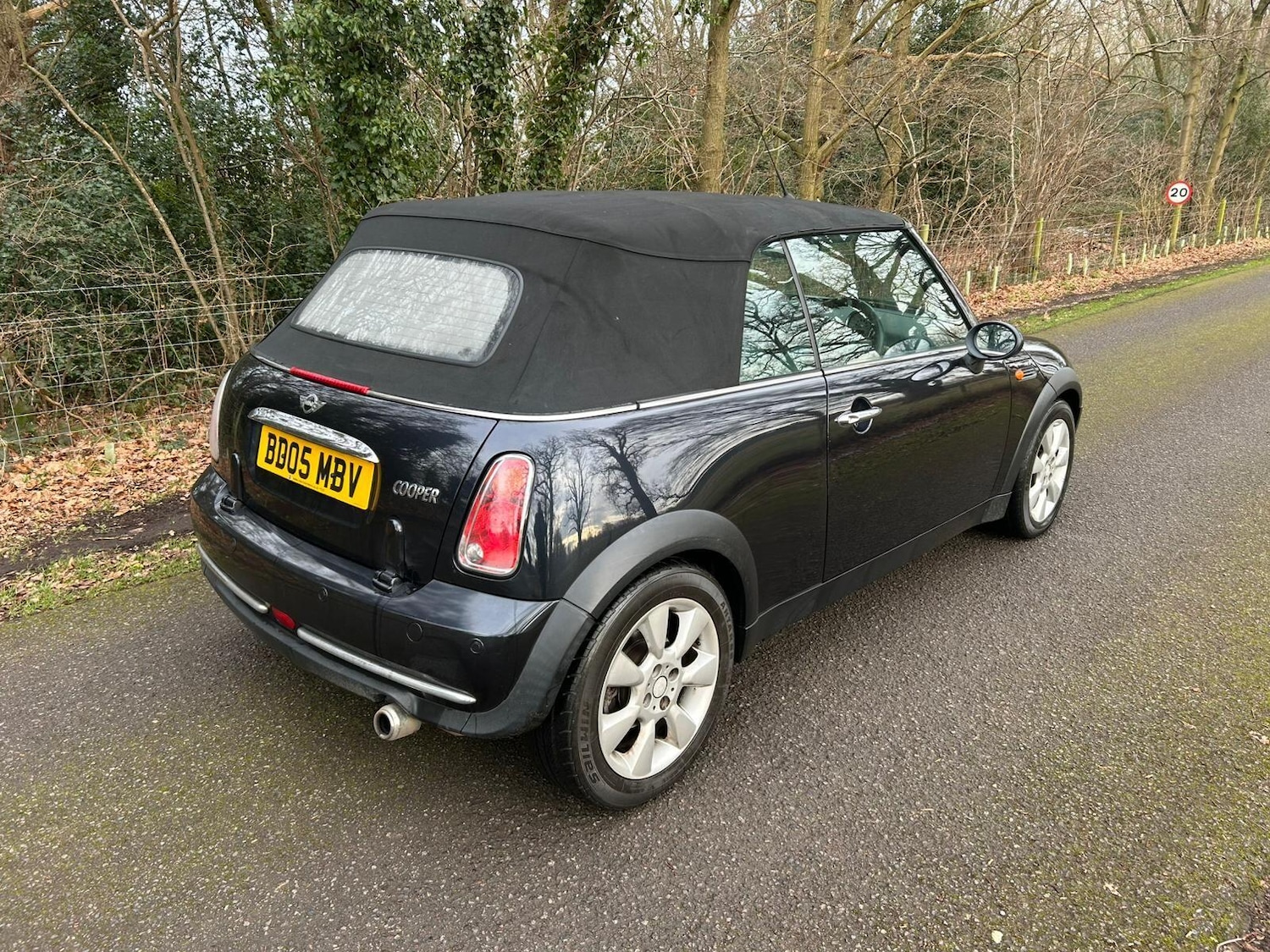 Used MINI Convertible 2005 for sale - 77120740: Photo 10