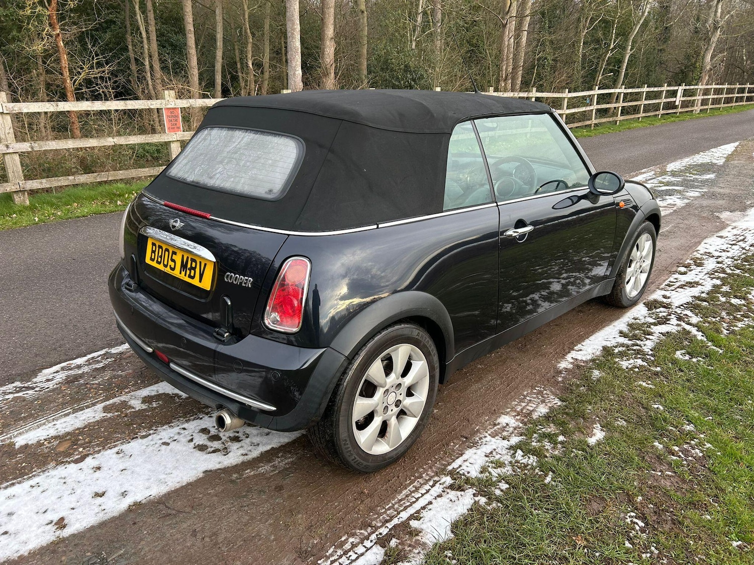 Used MINI Convertible 2005 for sale - 77120740: Photo 13