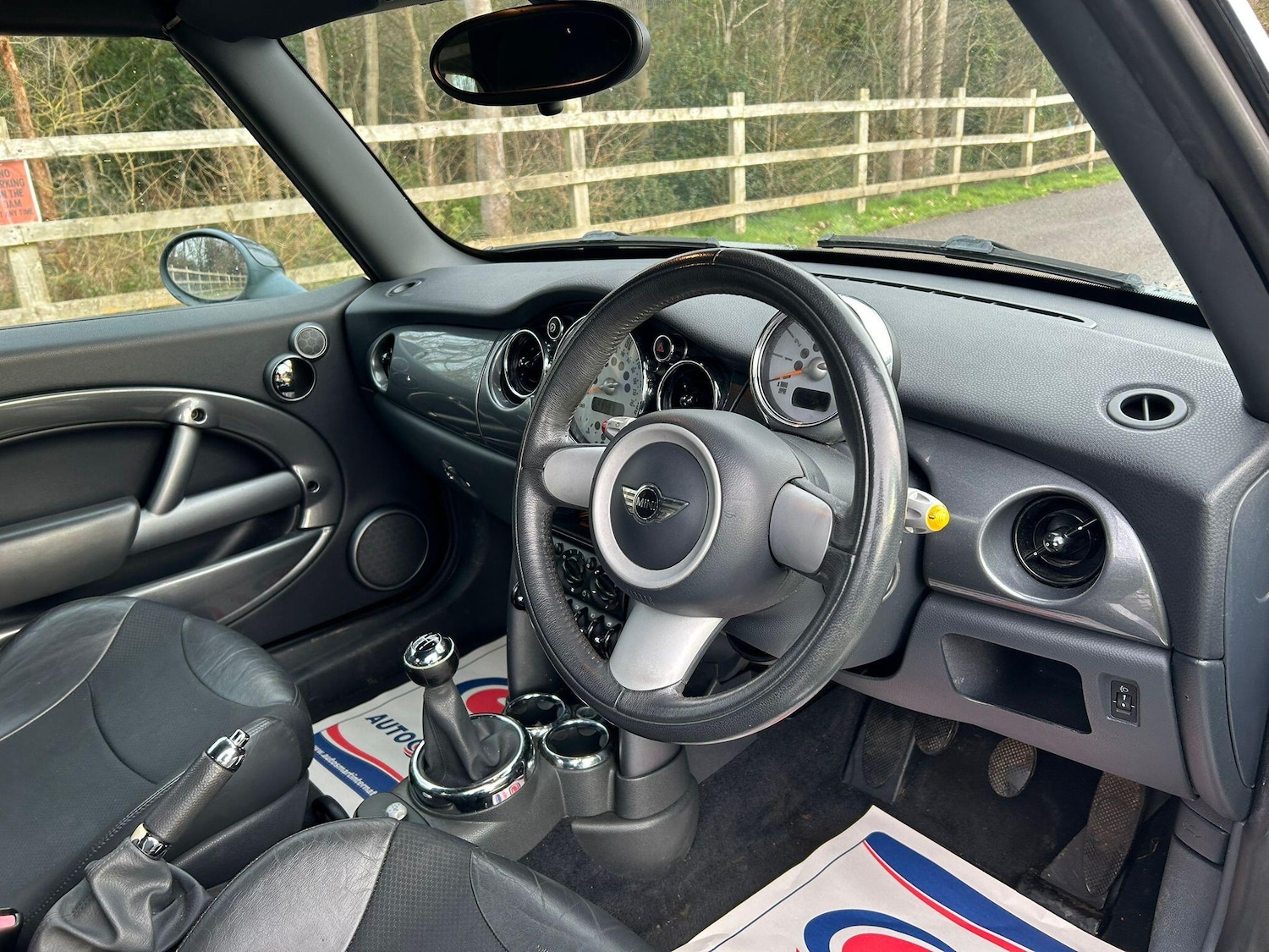 Used MINI Convertible 2005 for sale - 77120740: Photo 30