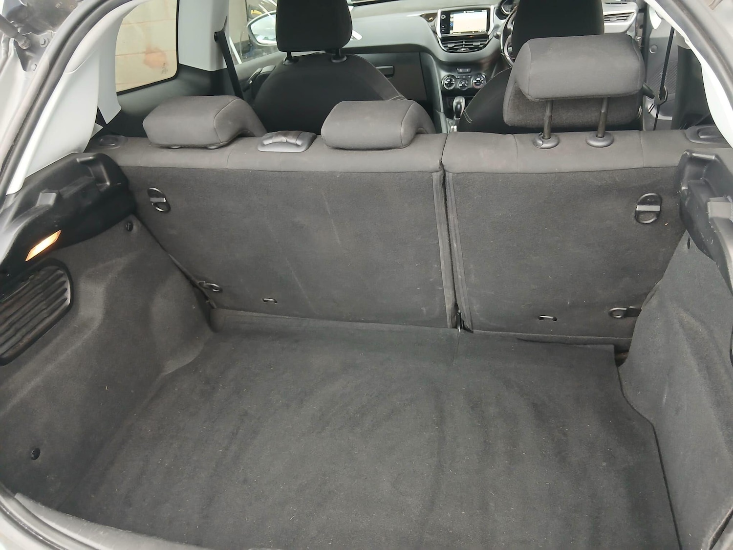 Used Peugeot 208 2015 for sale - 76349561: Photo 11