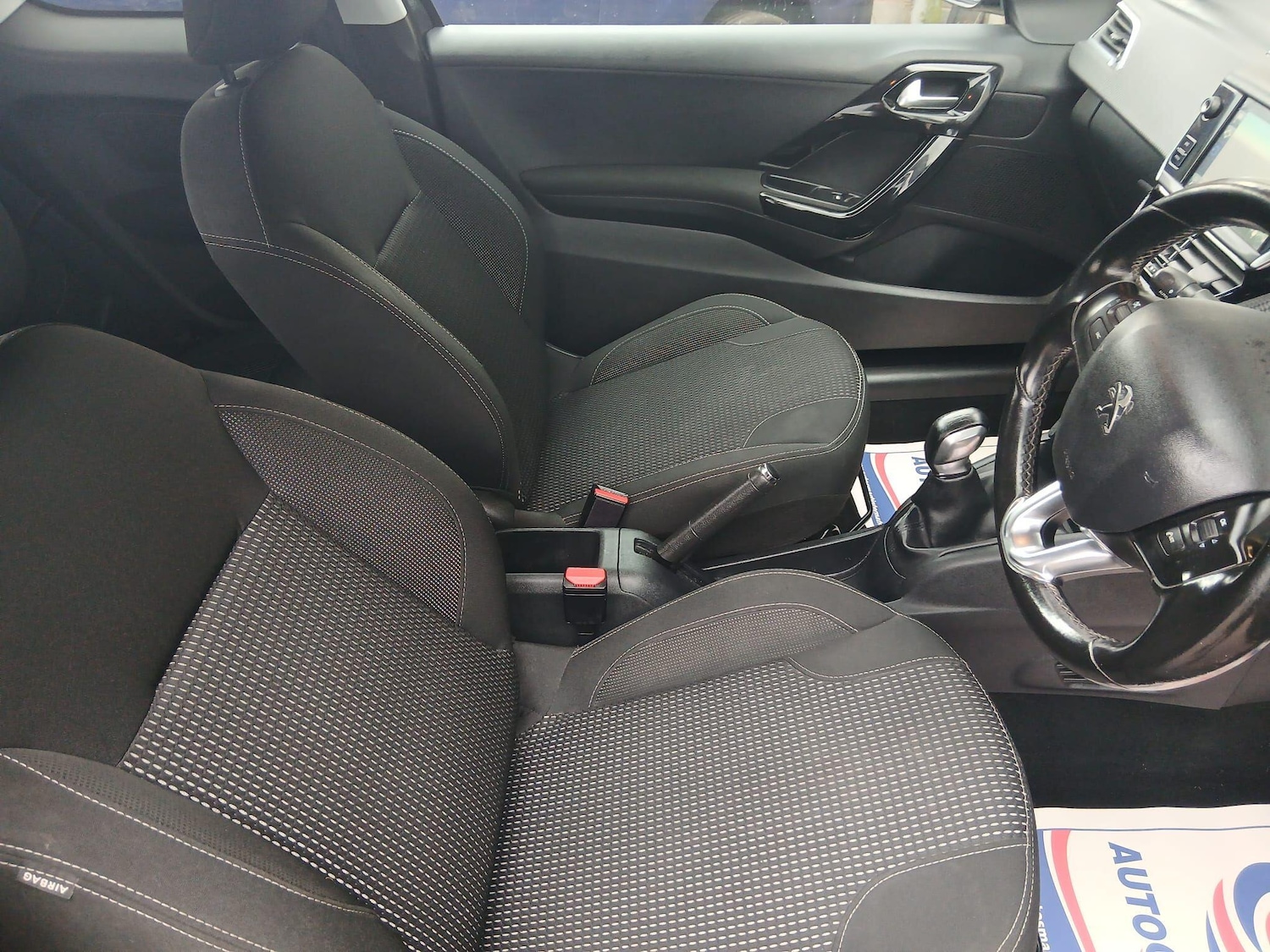 Used Peugeot 208 2015 for sale - 76349561: Photo 12
