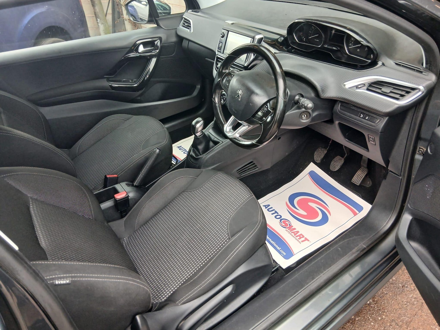 Used Peugeot 208 2015 for sale - 76349561: Photo 14