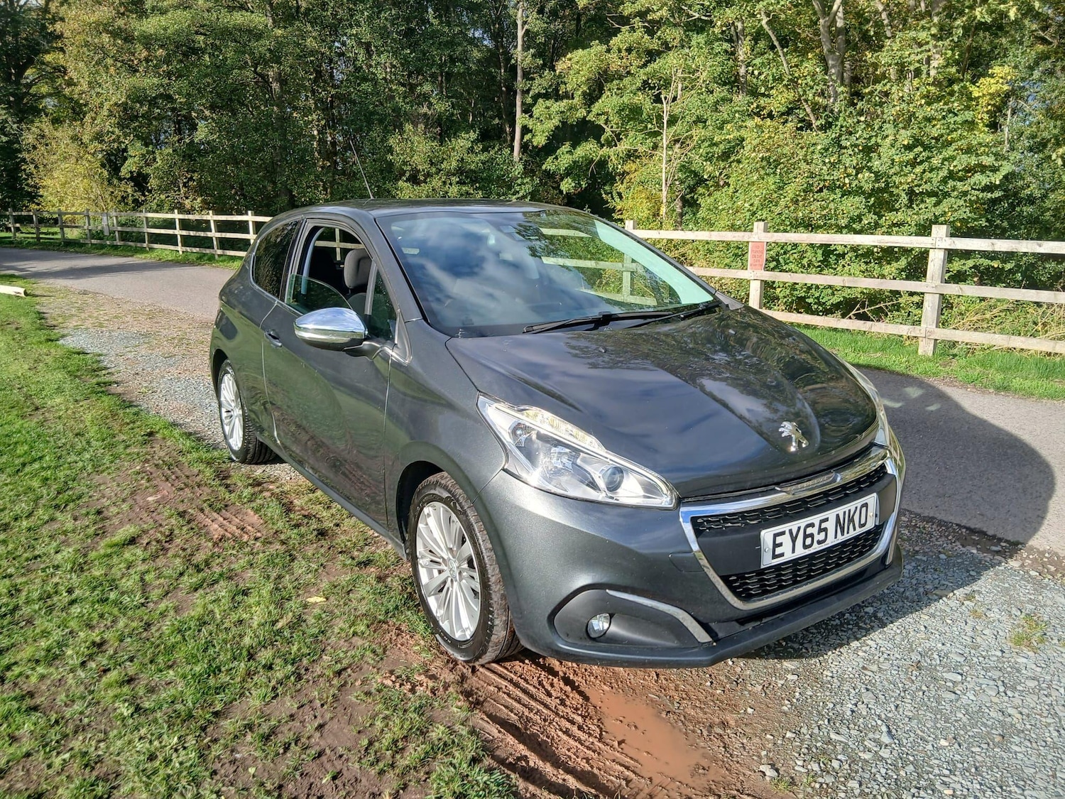 Used Peugeot 208 2015 for sale - 76349561: Photo 2