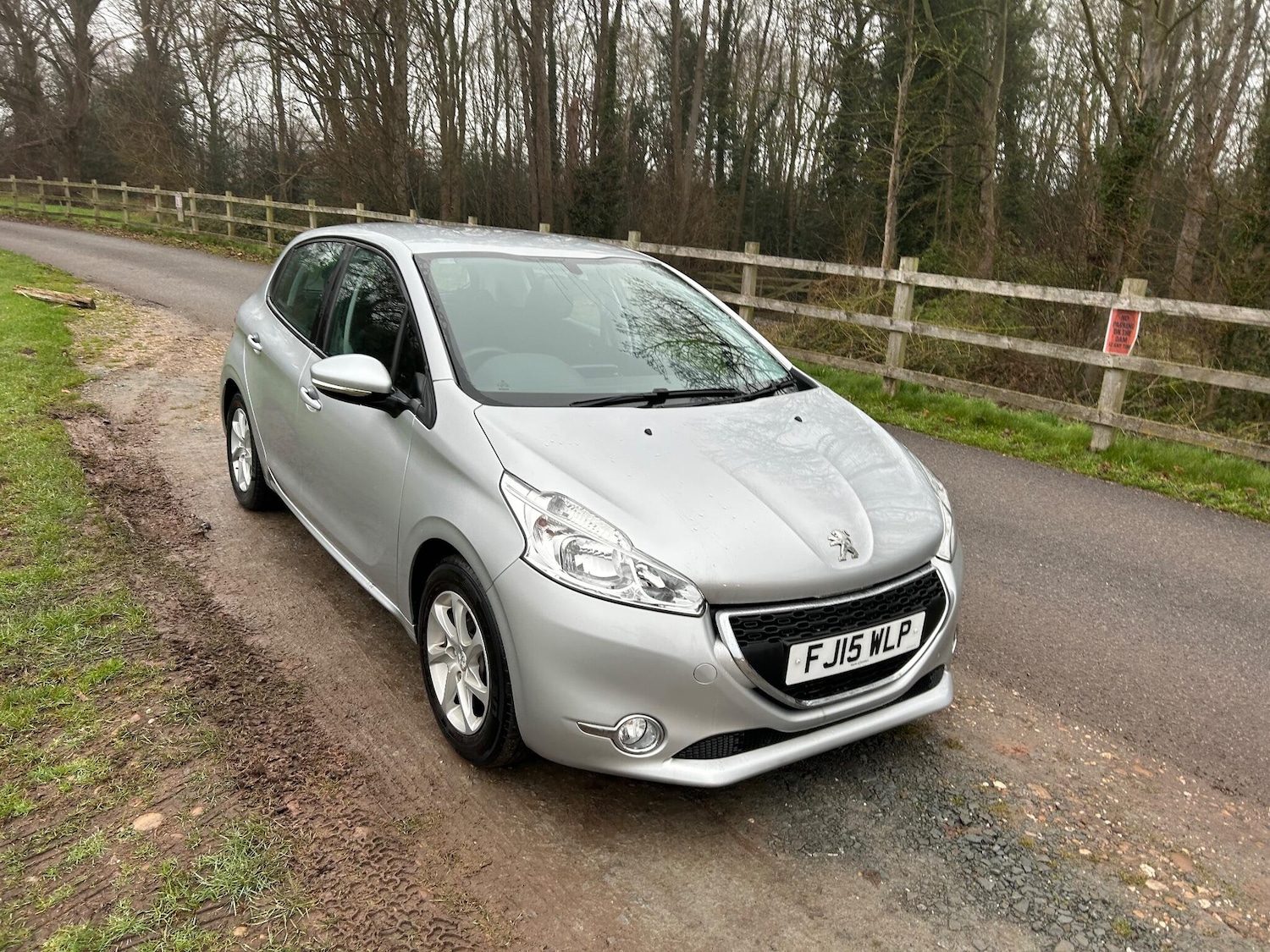 Used Peugeot 208 2015 for sale - 77175510: Photo 15