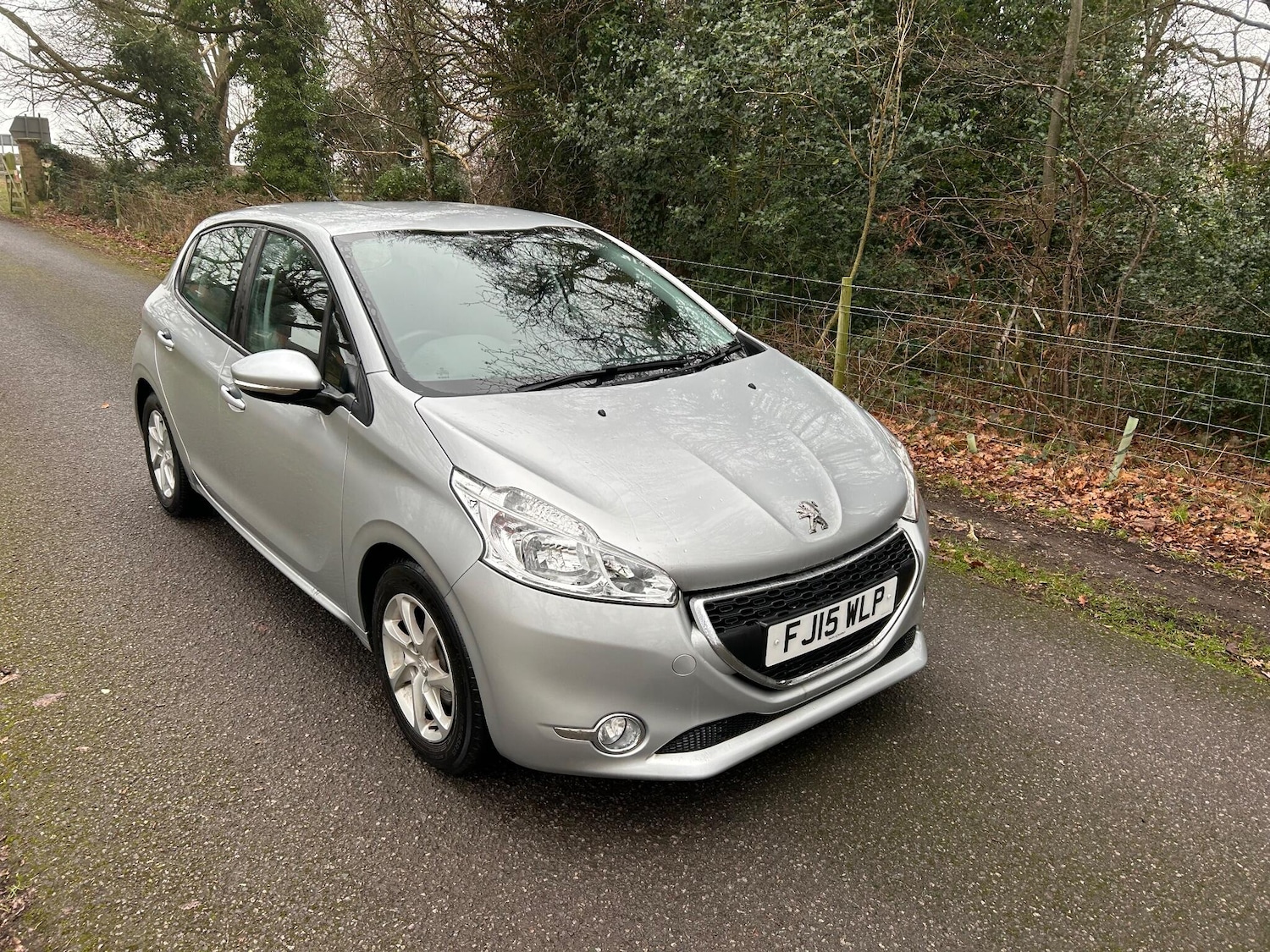 Used Peugeot 208 2015 for sale - 77175510: Photo 2