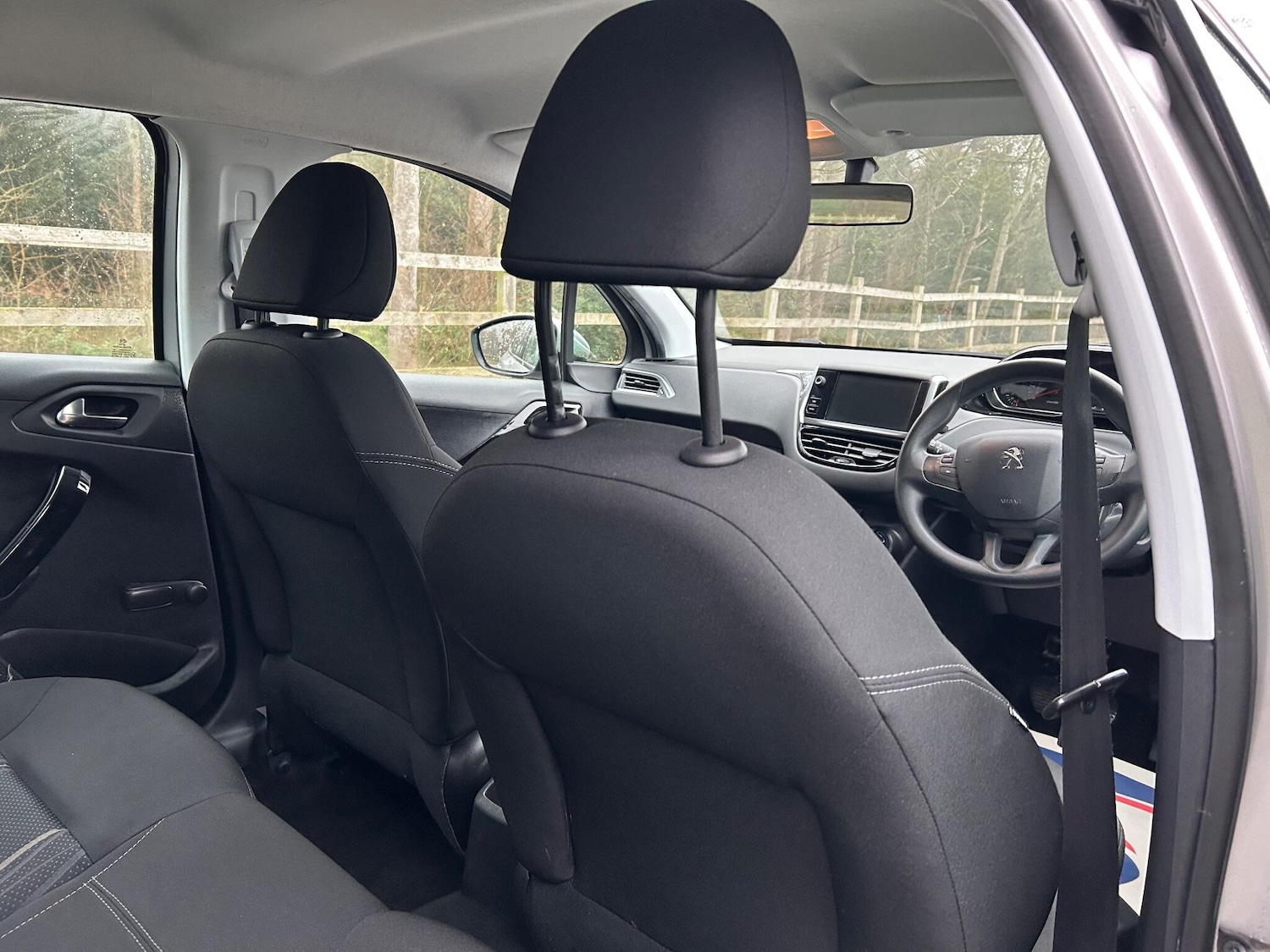 Used Peugeot 208 2015 for sale - 77175510: Photo 22