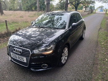 Used Audi A1 2011 for sale - 76136937: Photo