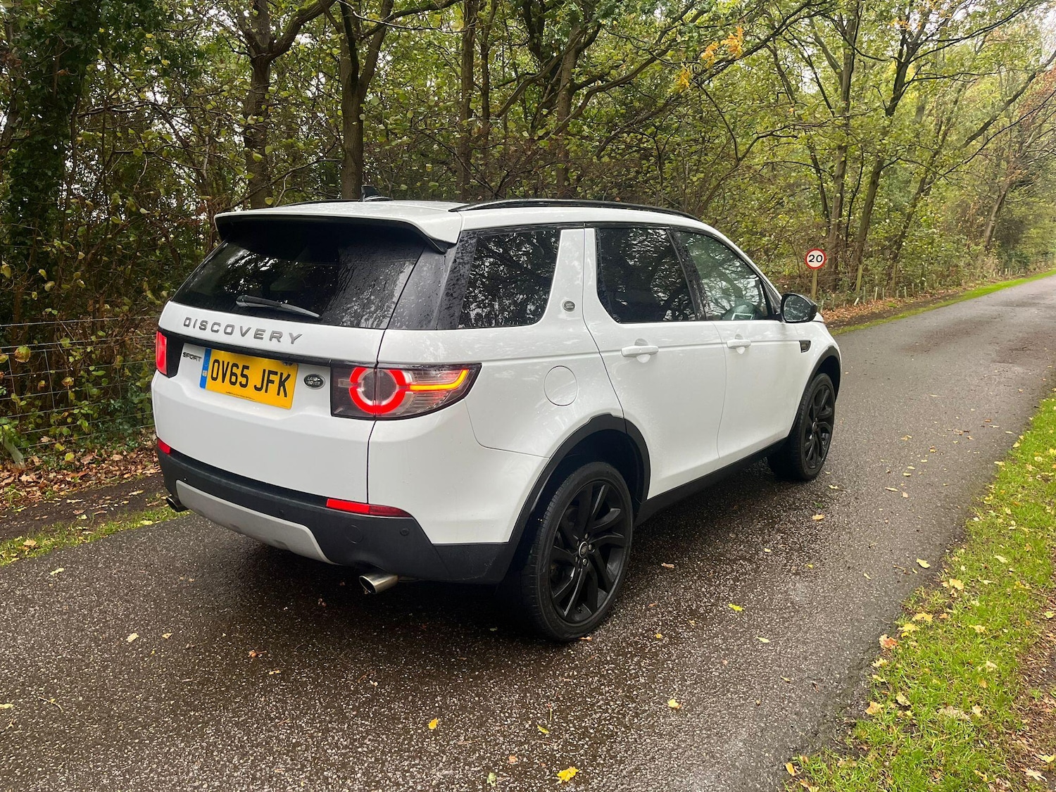 Used Land Rover Discovery Sport 2015 for sale - 76597483: Photo 2