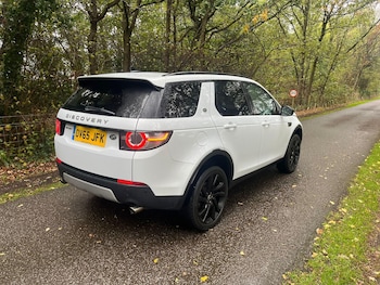 Used Land Rover Discovery Sport 2015 for sale - 76597483: Photo
