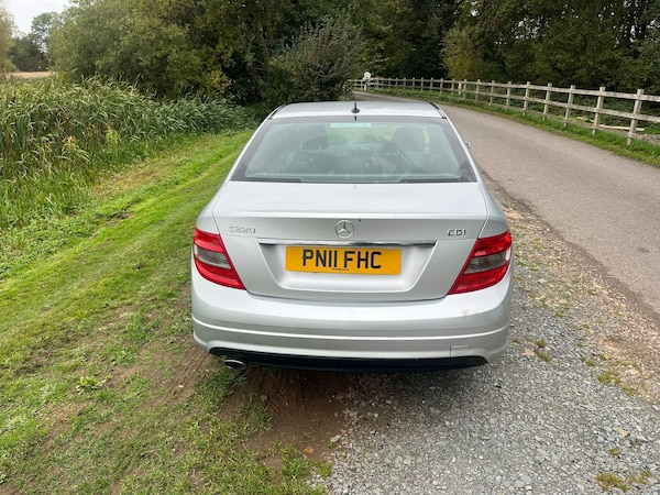 Used Mercedes-Benz C Class 2011 for sale - 76294785: Photo 4