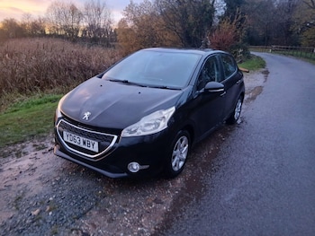 Used Peugeot 208 2013 for sale - 76824854: Photo