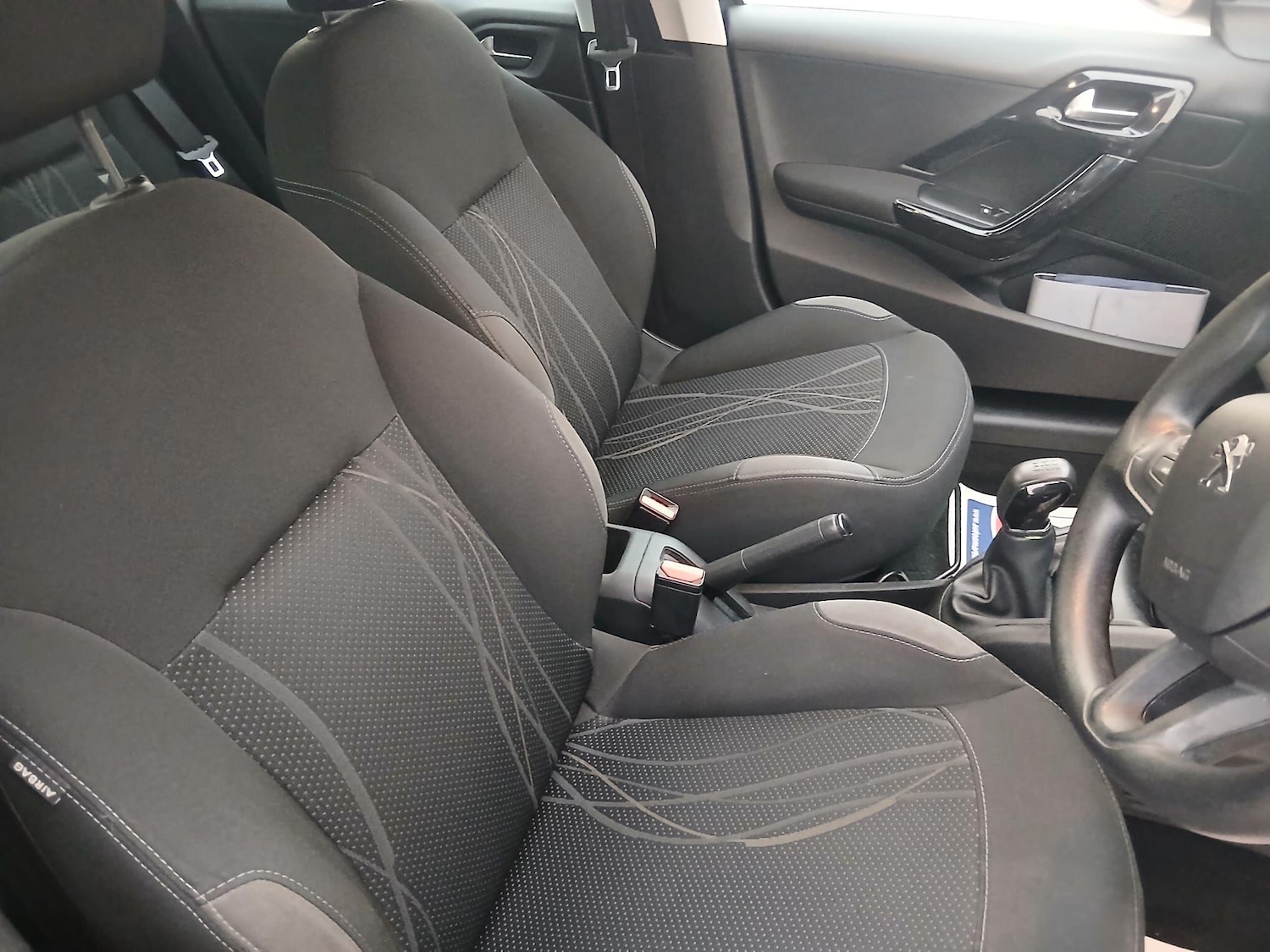 Used Peugeot 208 2013 for sale - 76824854: Photo 9