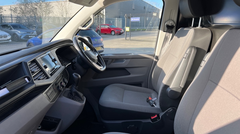 Used Volkswagen Transporter 2022 for sale - 76872254: Photo 2