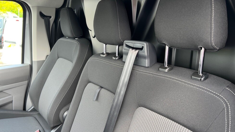 Used Volkswagen Transporter 2025 for sale - 76868537: Photo 17