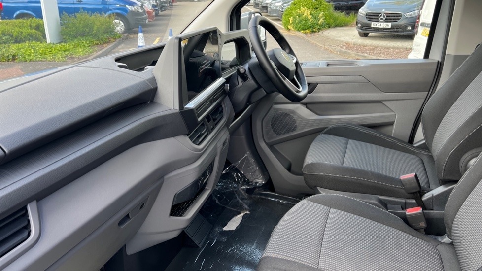 Used Volkswagen Transporter 2025 for sale - 76868537: Photo 2