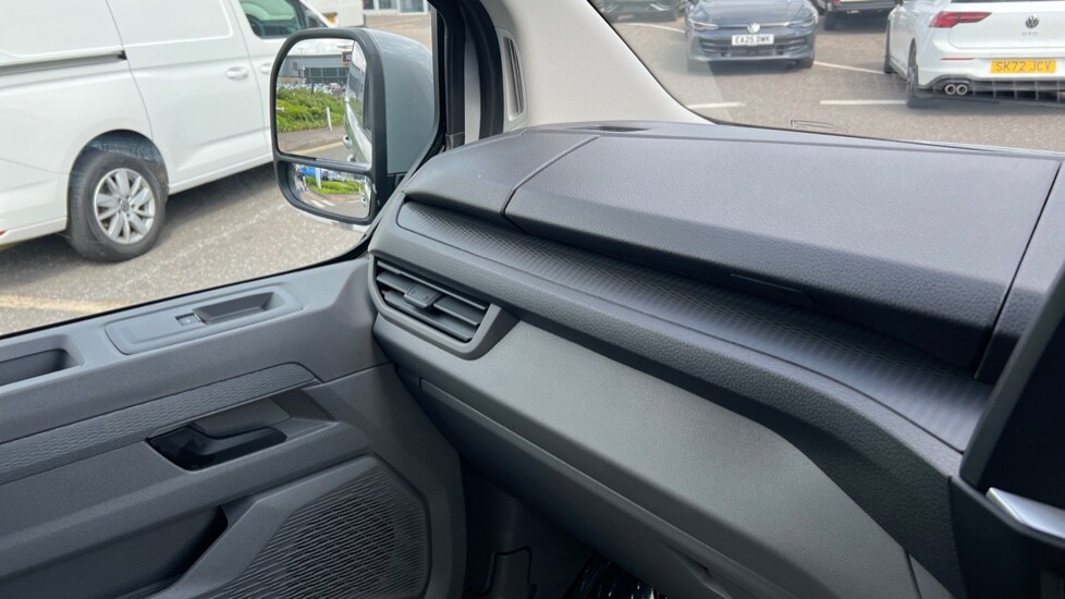 Used Volkswagen Transporter 2025 for sale - 76868537: Photo 34