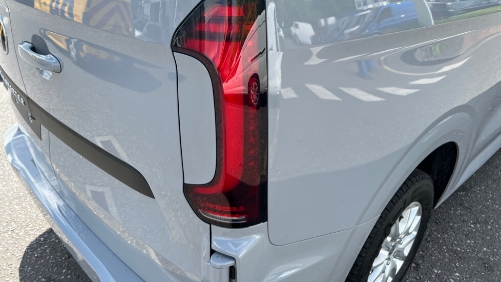 Used Volkswagen Transporter 2025 for sale - 76868537: Photo 44