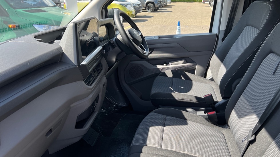 Used Volkswagen Transporter 2025 for sale - 76868366: Photo 2