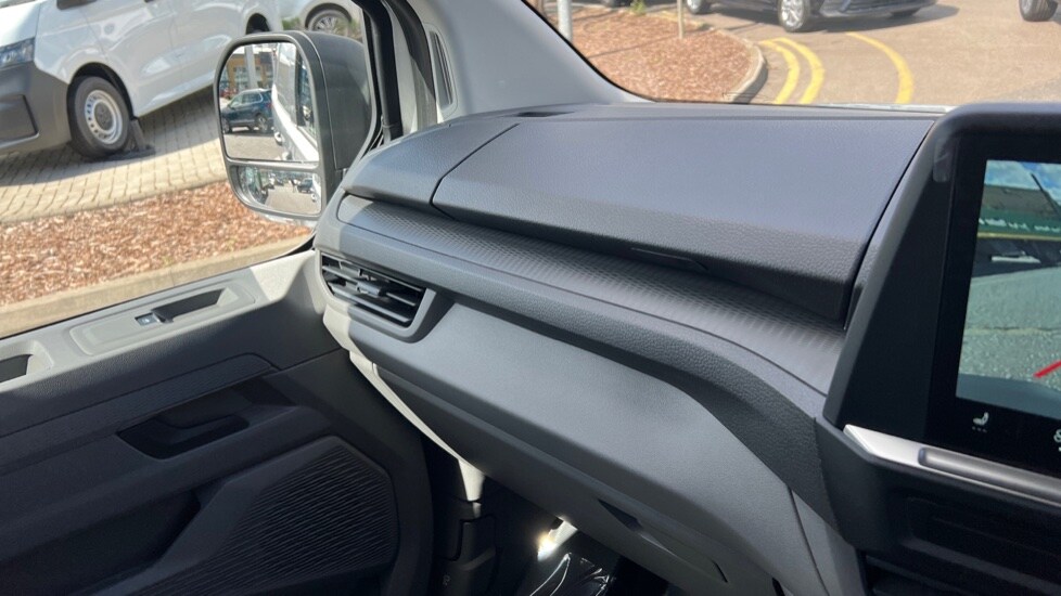 Used Volkswagen Transporter 2025 for sale - 76868366: Photo 31