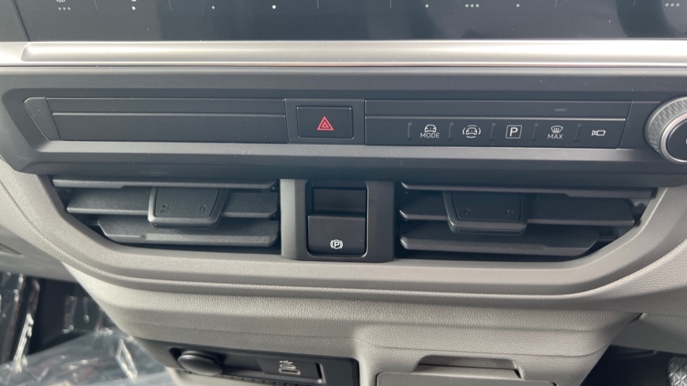 Used Volkswagen Transporter 2025 for sale - 76871740: Photo 13