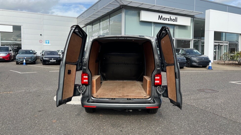 Used Volkswagen Transporter 2017 for sale - 76332125: Photo 10