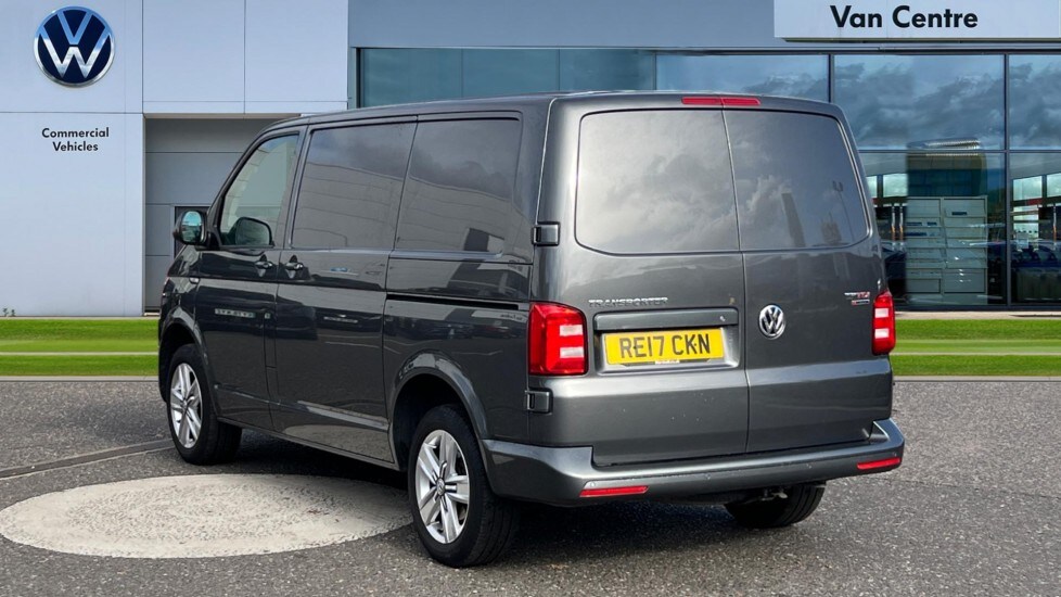 Used Volkswagen Transporter 2017 for sale - 76332125: Photo 3