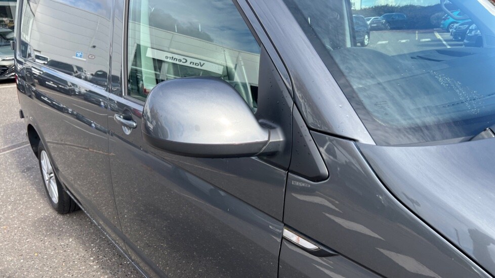Used Volkswagen Transporter 2017 for sale - 76332125: Photo 41