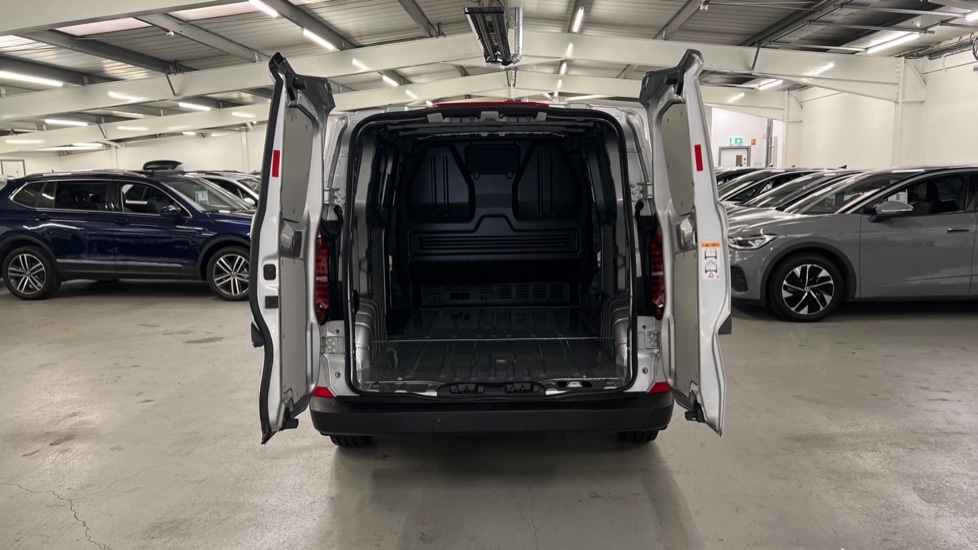 Used Volkswagen Transporter 2025 for sale - 76868525: Photo 10