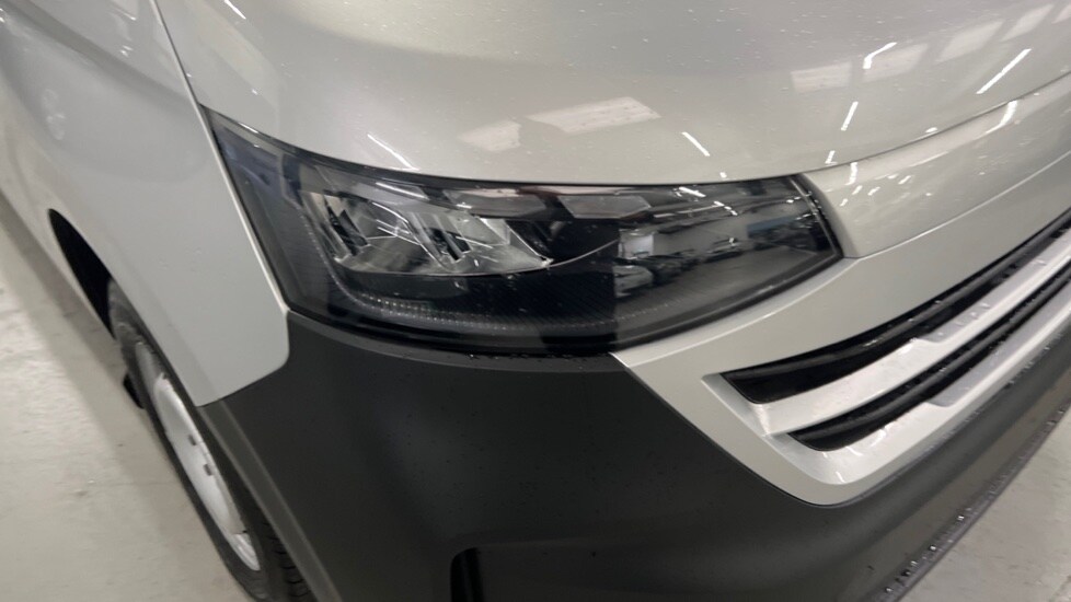 Used Volkswagen Transporter 2025 for sale - 76868525: Photo 41