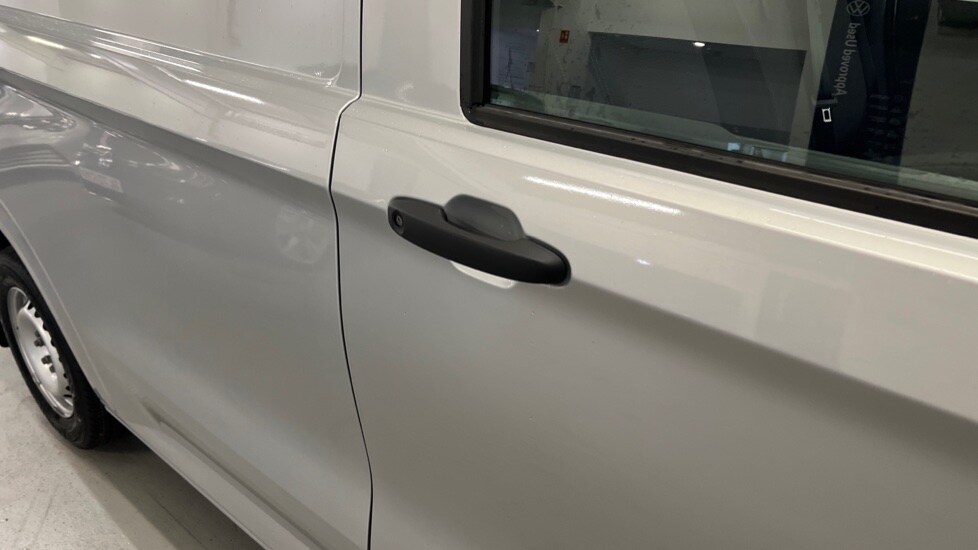 Used Volkswagen Transporter 2025 for sale - 76868525: Photo 43