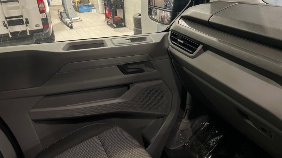 Used Volkswagen Transporter 2025 for sale - 76575072: Photo 33