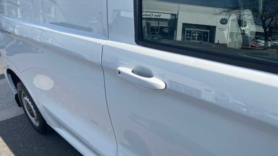 Used Volkswagen Transporter 2025 for sale - 76868937: Photo 40