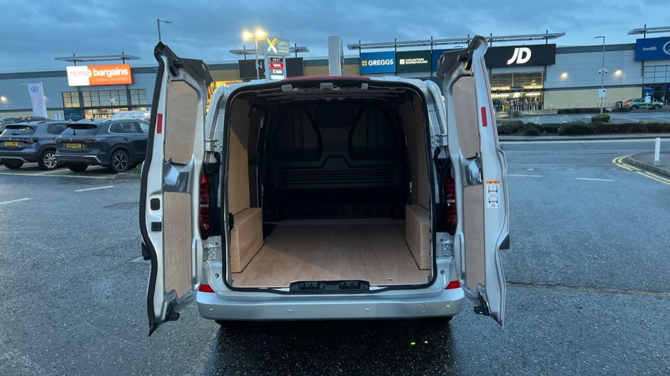 Used Volkswagen Transporter 2025 for sale - 76984121: Photo 10