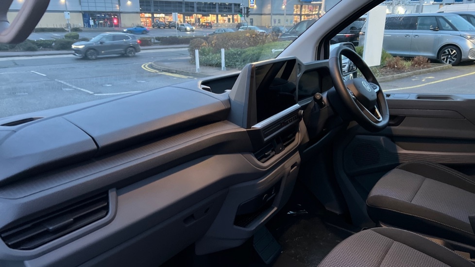 Used Volkswagen Transporter 2025 for sale - 76984121: Photo 2