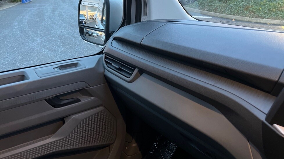 Used Volkswagen Transporter 2025 for sale - 76984121: Photo 35