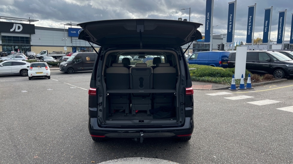 Used Volkswagen Multivan 2024 for sale - 76311998: Photo 10