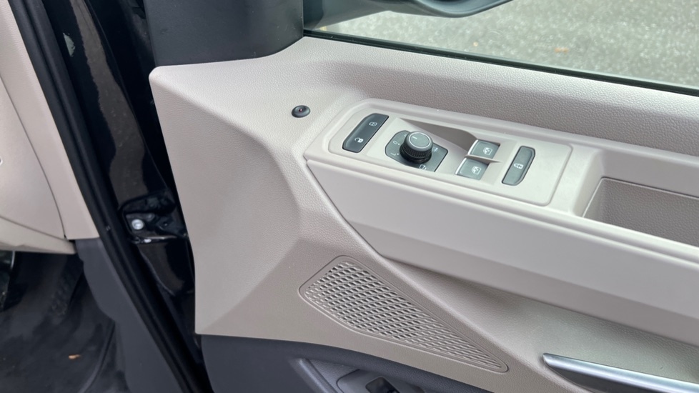 Used Volkswagen Multivan 2024 for sale - 76311998: Photo 23