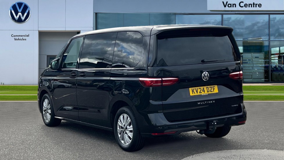 Used Volkswagen Multivan 2024 for sale - 76311998: Photo 3