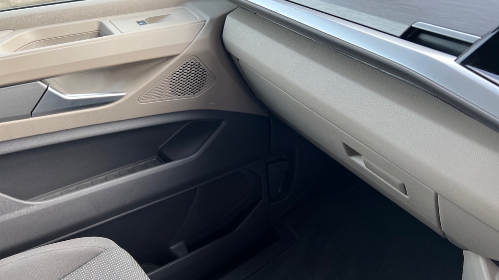 Used Volkswagen Multivan 2024 for sale - 76311998: Photo 34