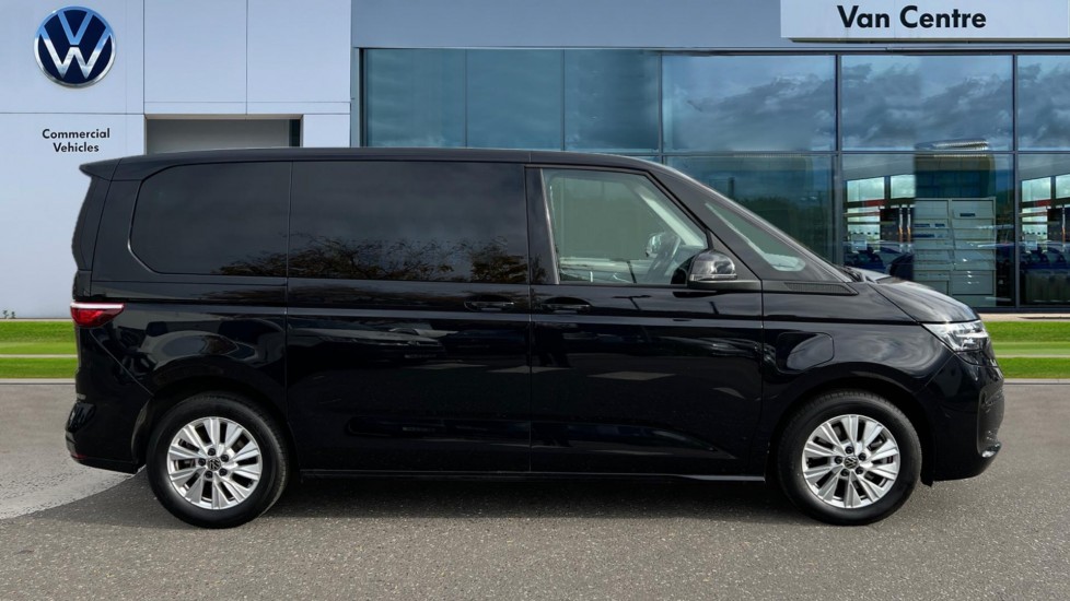 Used Volkswagen Multivan 2024 for sale - 76311998: Photo 4