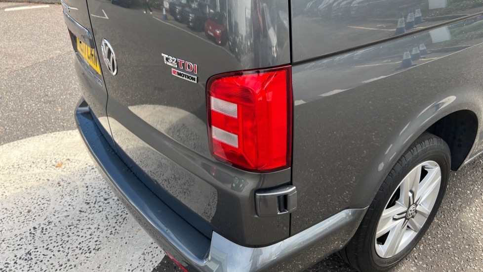 Used Volkswagen Transporter 2017 for sale - 77047509: Photo 43