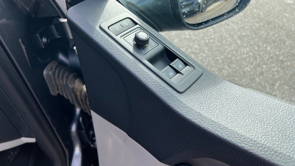 Used Volkswagen Transporter 2017 for sale - 76869457: Photo 23