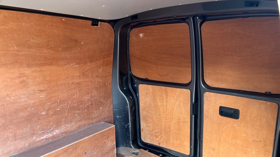 Used Volkswagen Transporter 2017 for sale - 76869457: Photo 9