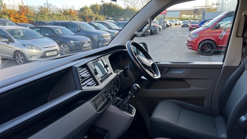 Used Volkswagen Transporter 2024 for sale - 76873747: Photo 2