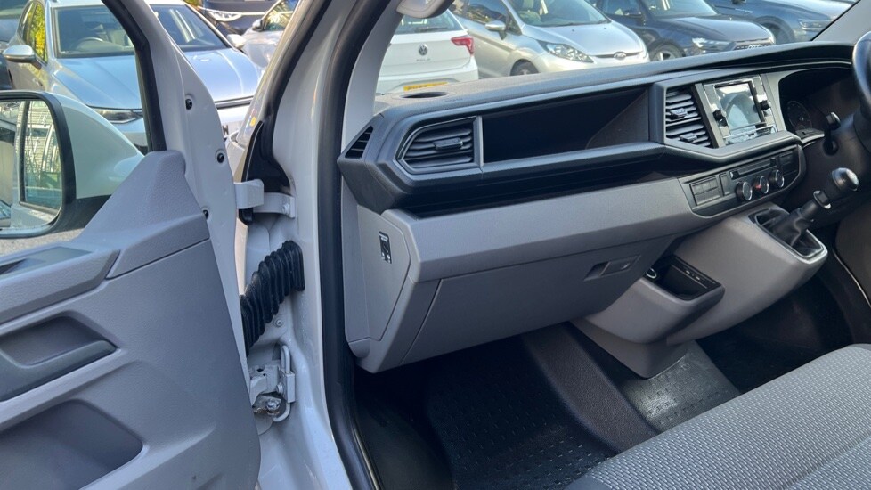 Used Volkswagen Transporter 2024 for sale - 76873747: Photo 37