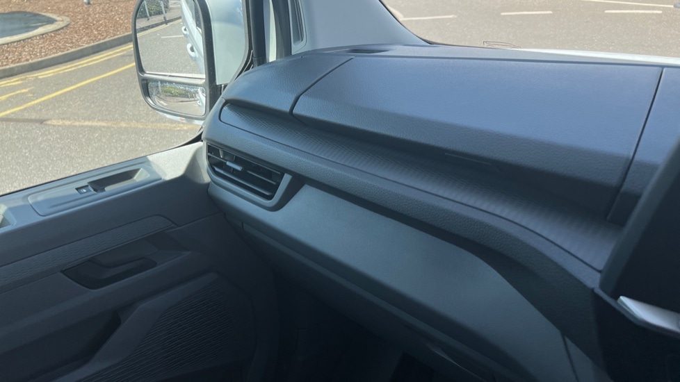 Used Volkswagen Transporter 2025 for sale - 77075787: Photo 30