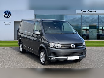 Used Volkswagen Transporter 2017 for sale - 77010310: Photo